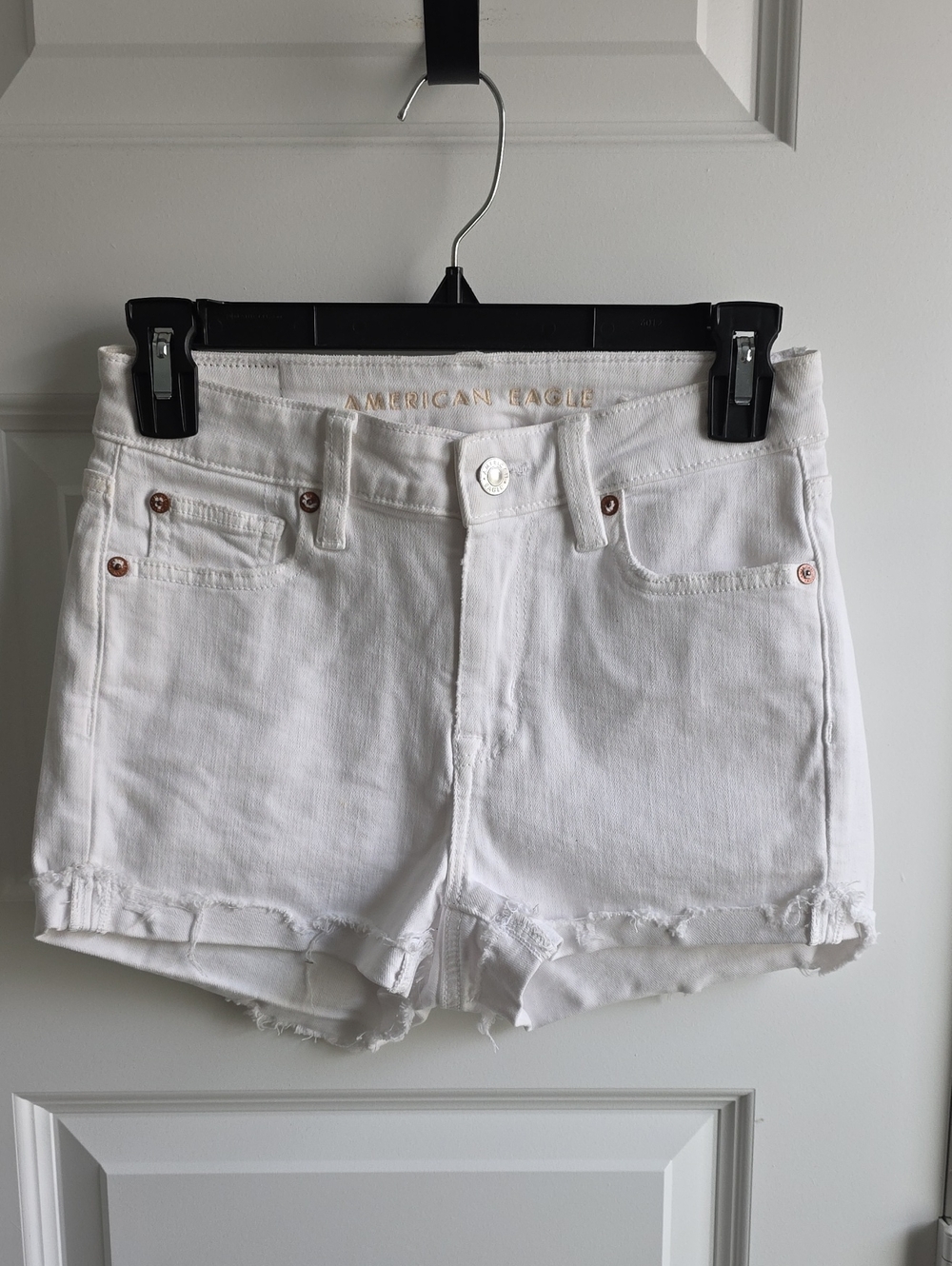 American Eagle White High V Rise Denim Shorts Size 2 G247
